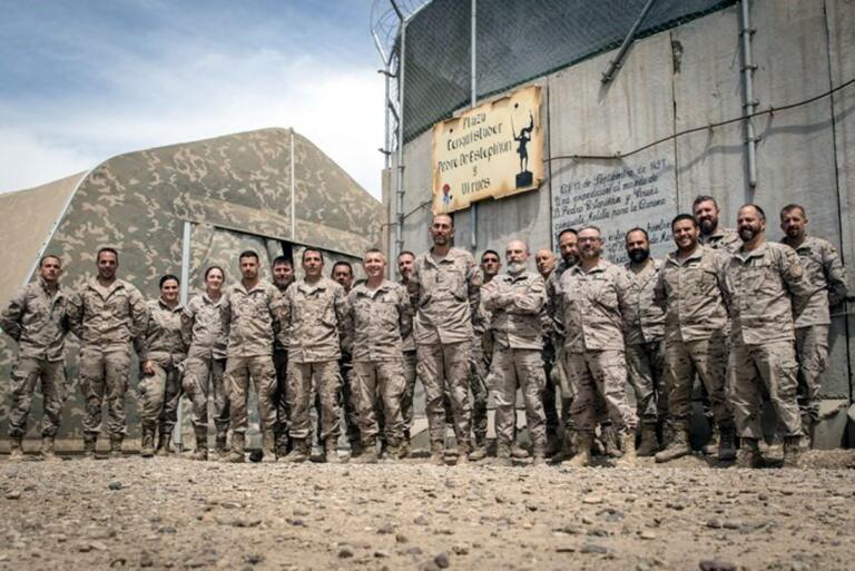 Los militares de Melilla en misión en Irak, que en breve regresarán a nuestra ciudad tras seis meses en el país asiático, homenajearon al conquistador Estopiñán