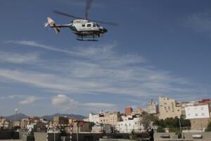 El helicóptero de la Guardia Civil salió a sobrevolar el perímetro fronterizo, fundamentalmente la zona de Barrio Chino, sobre las 4.30 horas de la madrugada de ayer