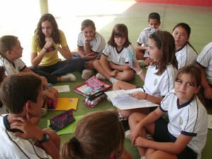 Unos alumnos melillenses en una actividad educativa