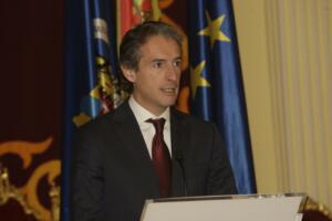 El ministro de Fomento, Íñigo de la Serna, en su visita a Melilla