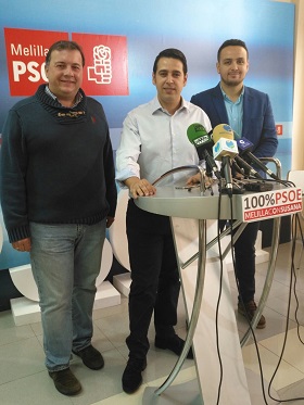 Amin Azamani junto a Julio Bassets y Suliman Zizaoui