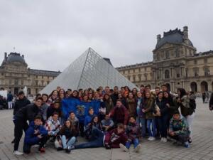 Por donde muestran la bandera de Melilla para mostrar de dónde vienen