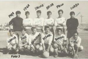 Foto 3.- Campo de la Hípica - Equipo Categoría Juvenil Real "A" - Año 1970-71. De pie de izquierda a derecha, 1.-Moya, 2.- Vega, 3.-Salvio, 4.-Ariza ,5.- Paco, 6.- Curro, agachados 7.- García, 8.-Susi, 9.- Contreras, 10.-Bernal, 11.-Querol y 12.-Tiri.