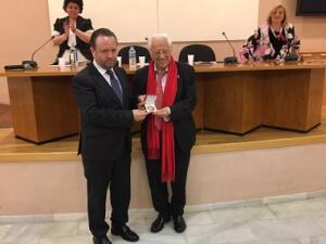 El Padre Ángel recoge la Medalla de San Isidoro de Sevilla
