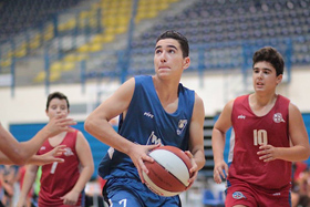 Walid Mohand, jugador del Melilla Baloncesto, en una competición local