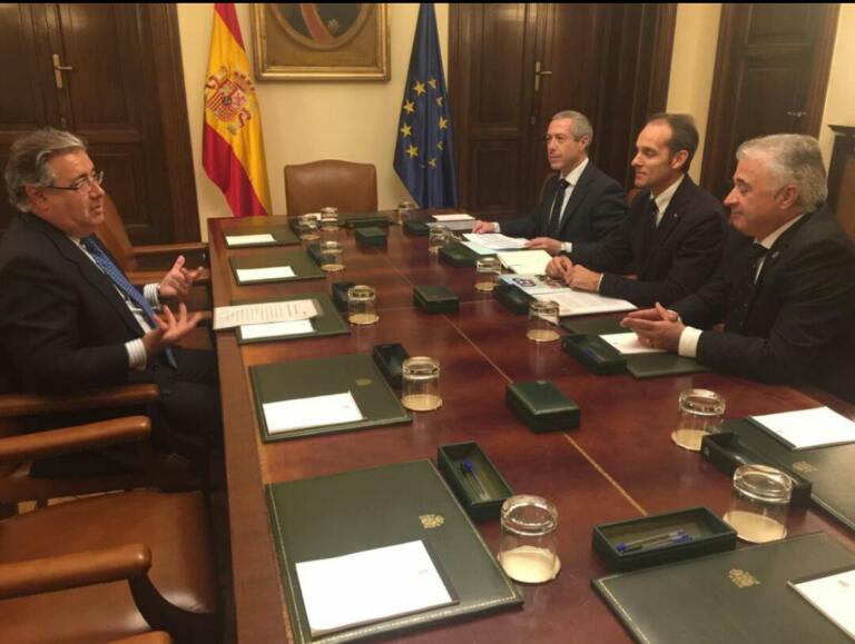 Reunión de los máximos responsables de la CEP, entre ellos un inspector de Melilla, con el ministro del Interior, Juan Ignacio Zoido