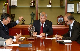 Diego Martínez, presidente de la Federación Melillense de Fútbol, en el sorteo de las Selecciones