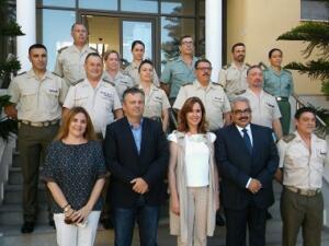 Foto de familia de alumnos, monitor y organizadores