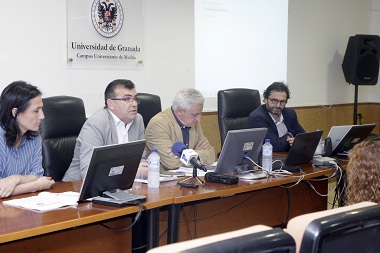 Los ponentes fueron Elena Arce, de la Oficina del Defensor del Pueblo; Javier Galparsoro, de CEAR; y Antonio Zapata, abogado.