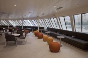 Nuevo salón y bar de popa que ha inaugurado el buque Fortuny