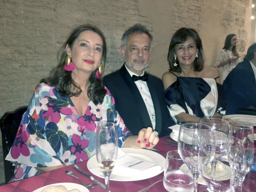 Fadela Mohatar con Lola Narvàez y el gran joyero Vicente Gracia
