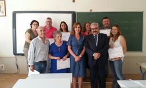 Los alumnos junto a la consejera y el profesor Yahia