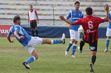 Lolo Garrido, en el encuentro que disputó en San Fernando, esta temporada, ante la U.D. Melilla
