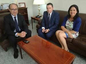 El delegado del Gobierno, Abdelmalik El Barkani, recibió ayer a José Luis Vereda y Simi Chocrón