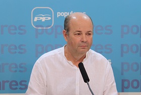 El vicesecretario regional de Estrategia del PP de Melilla, Daniel Conesa, ayer en rueda de prensa