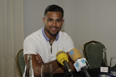 El campeón melillense Yusef Abdeselam Kaddur ofreció una rueda de prensa en el Hotel Melilla Puerto