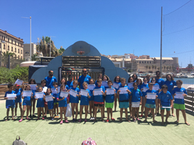Foto de familia de la primera promoción de alumnos del Áula Náutica del Club Marítimo