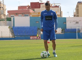 Nacho Aznar, delantero de la U.D. Melilla