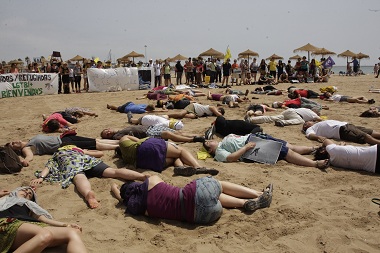 Desarrollaron una ‘performance’ para concienciar sobre las muertes en el Mar Mediterráneo