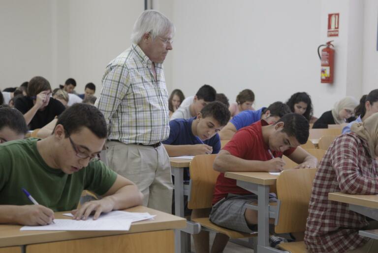 Hay más de mil jóvenes de Melilla universitarios, la mayoría en la UGR