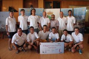 La tripulación del ‘Ciudad de Melilla-Club Marítimo’, recibió el cheque de 1.500 euros como campeón de la regata