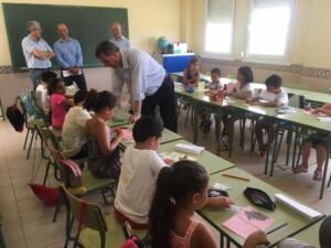 El consejero de Educación, Antonio Miranda, aseguró que “me gusta supervisar y valorar de primera mano las actividades y el grado de satisfacción de los alumnos”