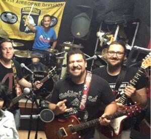 Luismi Blasco (guitarra solista), Nacho Mirambell (voz y guitarra rítmica), Pablo Herrada (bajo) y Juanjo Brecia (Batería)