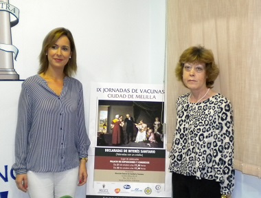 En la imagen, la consejera de Presidencia, Paz Velázquez y la directora general de Sanidad, Celia Bueno