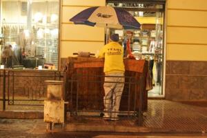 Los autorizados deben abonar 15 euros en concepto de concesión del puesto, y depositar una fianza de 30 euros