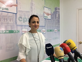 La diputada de Coalición por Melilla, Dunia Almansouri, ayer en rueda de prensa