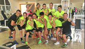 La plantilla y el cuerpo técnico del Torreblanca Melilla en el gimnasio del Pabellón Javier Imbroda