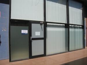 En las listas aparece el día y la hora en que cada beneficiario debe presentarse en las oficinas de la Consejería de Economía, Empleo y Administraciones Públicas en el Cargadero del Mineral