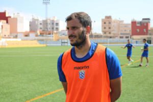 Yacine, jugador de la U.D. Melilla
