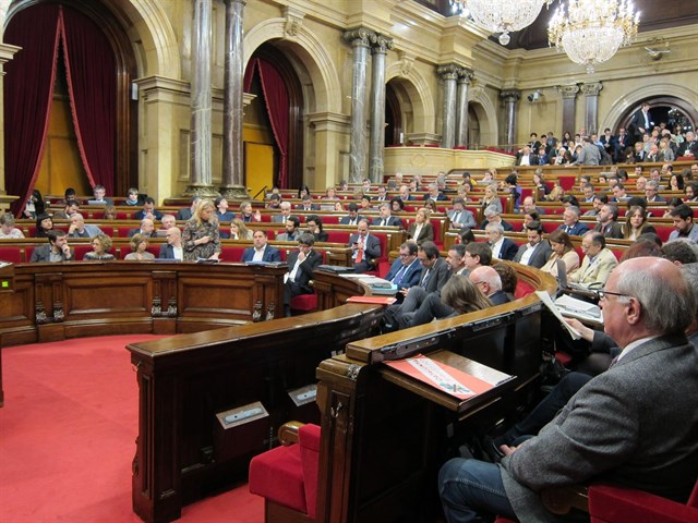 Este tema “hay que resolverlo como se está haciendo, con la Constitución, la Ley y el Derecho en la mano”