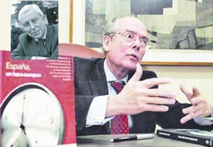 Ignacio Buqueras es académico, empresario y presidente del Comité Ejecutivo de los Encuentros Nacionales de la Sociedad Civil y de Honor de la Fundación Independiente. En la foto pequeña, el presidente de SODEMEL y Editor del periódico MELILLA HOY