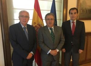 Imbroda admitió que salió “muy satisfecho” de la reunión con el ministro del Interior, Juan Ignacio Zoido, y su número 2