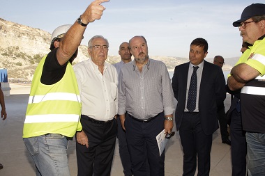 El presidente de la Ciudad Autónoma y el consejero de Medio Ambiente visitaron la desaladora la semana pasada