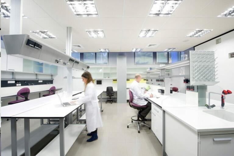 Las pruebas que se tomaron al enfermo en Melilla fueron enviadas al Centro Nacional de Microbiología de Majadahonda