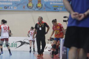 Carlos Viver, seleccionador nacional español de balonmano femenino