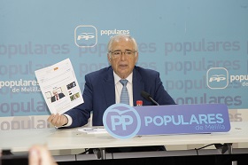 El presidente de la Ciudad Autónoma de Melilla, Juan José Imbroda, ayer en su rueda de prensa