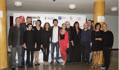 Ana Belén junto a organizadores, directores y actores en el Teatro Kursaal