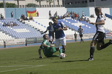 Yacine Qasmi tuvo una gran ocasión antes de marcar el 1-0