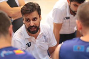 Alejandro Alcoba, ayer en un momento de su intervención en rueda de prensa