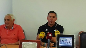 Juan Carlos Gómez, técnico del Écija Balompié ANDALUCÍA CENTRO DEPORTES (CADENA SER)