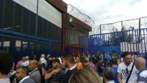 La frontera de Beni-Enzar volvió ayer a vivir un día negro, algo habitual en las últimas semanas