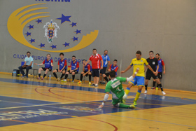 Imagen del encuentro disputado ayer entre el Sporting Constitución y el Infantes F.S.