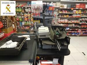 El ladrón se había apoderado del dinero que contenía una de estas cajas registradoras