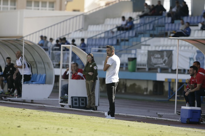 Manolo Herrero, entrenador de la U.D. Melilla, analiza la trayectoria de su equipo