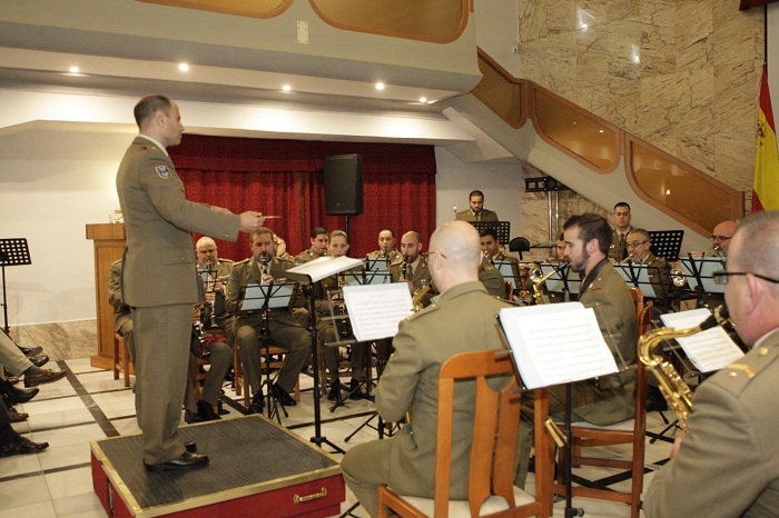 Los músicos de la Comgemel en el Casino Militar