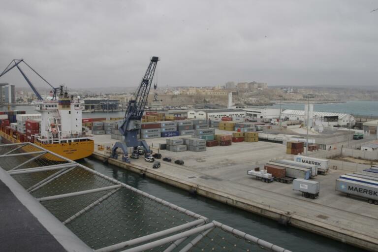 Mercancías en el puerto de Melilla